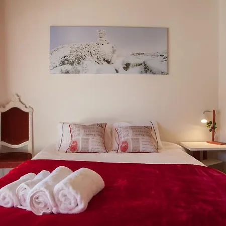 Bed & Breakfast Casa Mariolas 3*